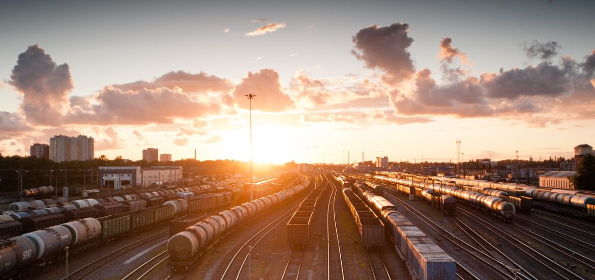 découvrez notre expertise en logistique : solutions de transport, gestion des chaînes d'approvisionnement et optimisation des processus pour un service efficace et rentable.